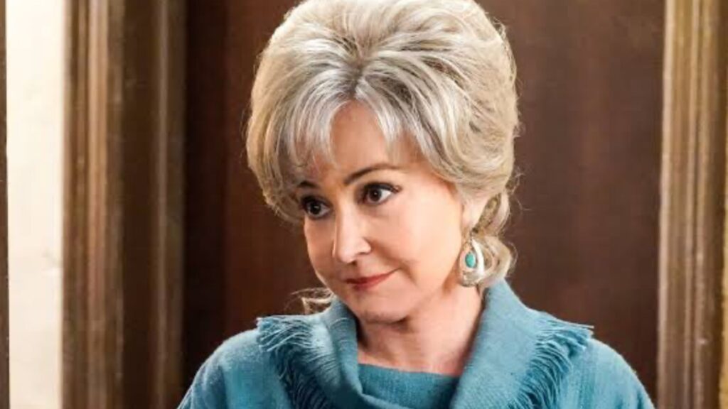 Meemaw from Young Sheldon wearing a stylish green blouse